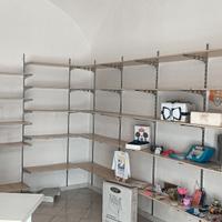 Scaffali ottimi legno, staffe acciaio
