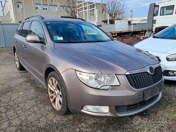 Skoda Superb anno 2011 ricambi usati