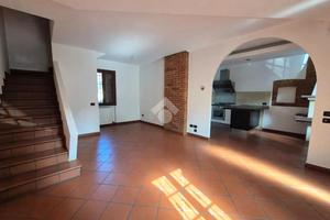 VILLA A SCHIERA A NOVENTA PADOVANA