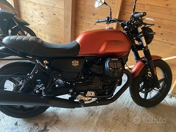 Moto Guzzi V7 850