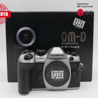 Olympus OM-D E-M1 II + BG HLD-9