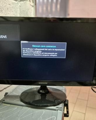 TV LED Samsung T24B300  - Monitor HP 21 pollici