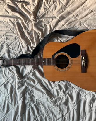 Chitarra acustica Yamaha