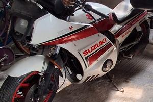 Suzuki 750