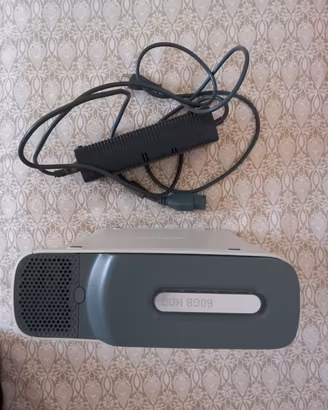 Xbox 360 (60 gb) + giochi + controller