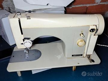 Macchina per cucire necchi 520