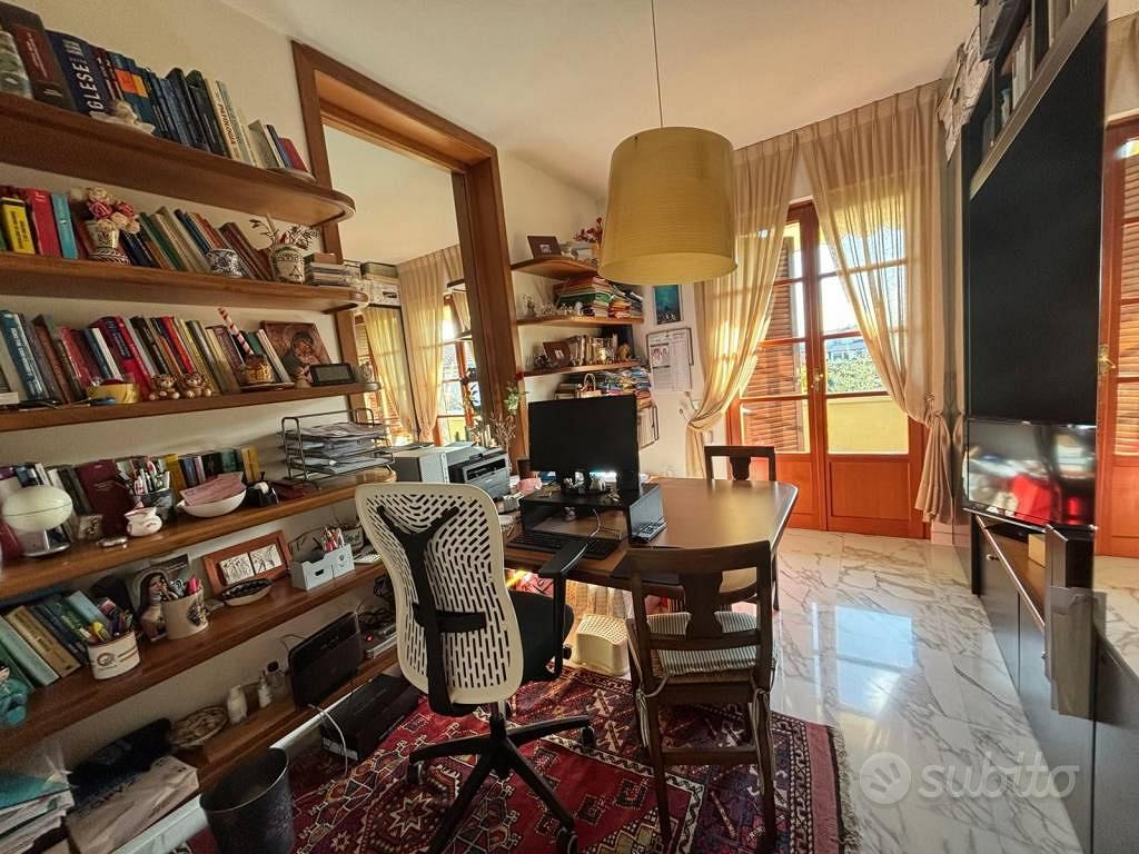 Appartamento di 115 m² con 4 locali e box auto a M - Altro
