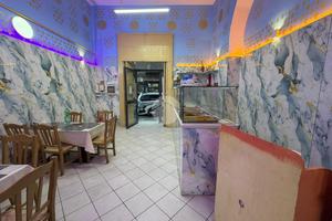 NEGOZIO A NAPOLI