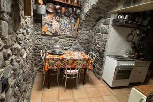 3 LOCALI A CENTRO VALLE INTELVI