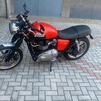 Triumph bonneville 900