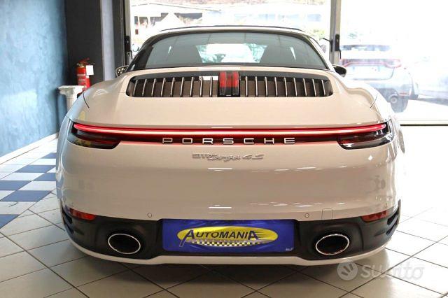 Porsche 911 (992)