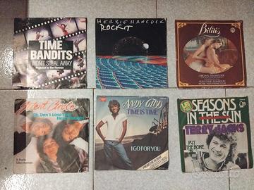 Vinili 45 giri molto vecchi. +Di 500 vinili 