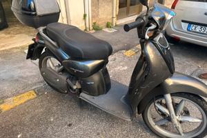 Scooter scarabeo 100