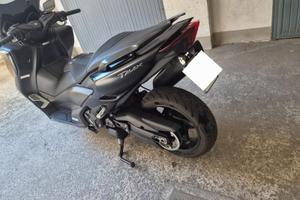 TMAX 560
