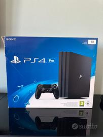 Play Station 4 PRO da 1 TB con 2 Joypad