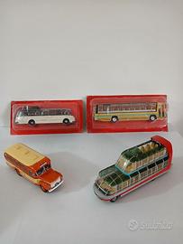 Lotto di 4 autobus in scala 1:43 (cm. 20-26).