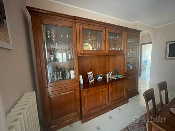 Credenza vetrina grande in legno stile classico