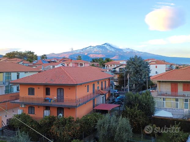 5 vani ampio panoramico vista mare ed etna