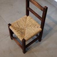 Sedia in legno per bambini con seduta in vimini