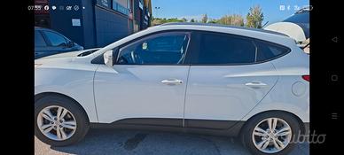 Auto e ix35 2000 benzina anno 2010 (da rifare moto