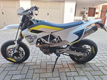 Husqvarna 701 Supermoto