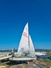 Barca a vela: deriva 470