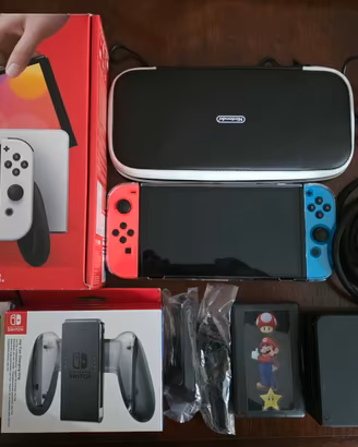 Nintendo Switch OLED Versione Bianca
