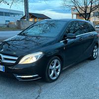 Mercedes benz classe B 180 anno 2013