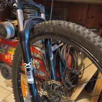 vendi MTB elettrica per pezzi di ricambio 