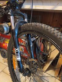 vendi MTB elettrica per pezzi di ricambio 