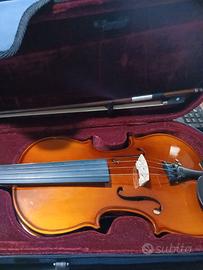 Violino  4/4 pari al nuovo euro 60,00