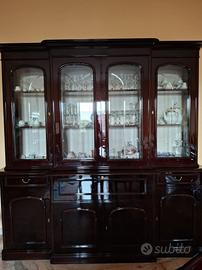 Arredo piuma di mogano.