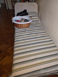 Letto singolo con rete e materasso