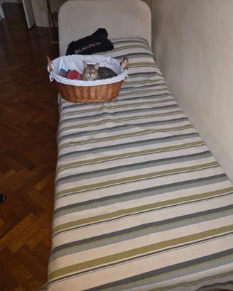 Letto singolo con rete e materasso