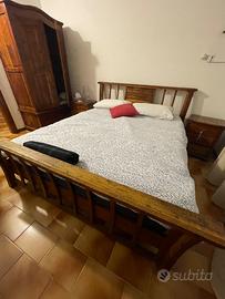 Camera da letto in legno massello