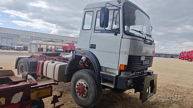 IVECO 190.30 trattore 4x4 con impianto idraulico