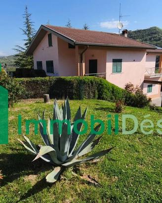 Villa di 296 m² con più di 5 locali e box auto dop