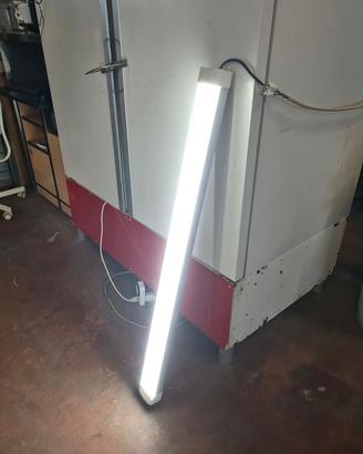 lampade neon ad incastro usate