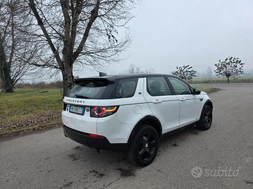 Land Rover  Discovery  -  2018