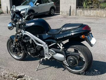 Triumph speed triple