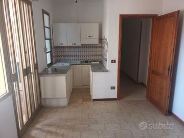 Santa giusta piano primo semindipendente