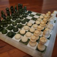 scacchiera in allabastro di Volterra 