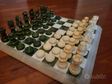 scacchiera in allabastro di Volterra 