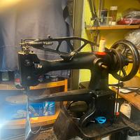 Macchina da cucire da calzolaio