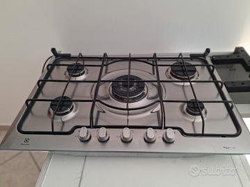 piano cottura gas in acciaio 5 fuochi  75 cm