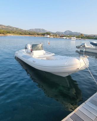 gommone trident 670 con Honda 150 hp