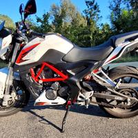 Moto Benelli BN 251 Naked