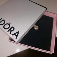 Charm Pandora cuore con chiave
