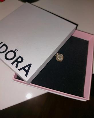 Charm Pandora cuore con chiave