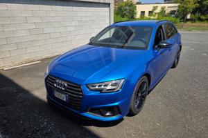 AUDI A4 - S-Line dentro/fuori - 2019